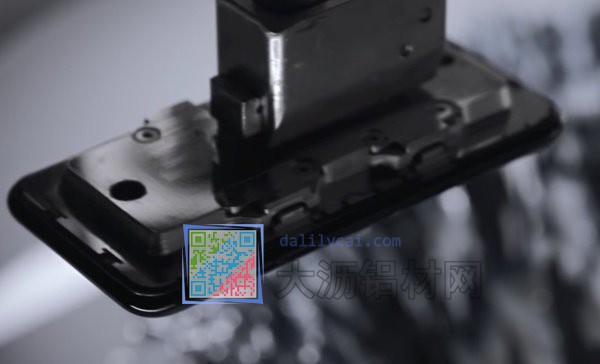 蘋果iPhone7陽極氧化后再對其進行打磨拋光